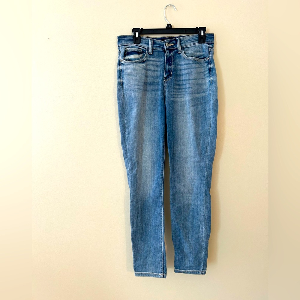 Judy Blue Light Wash Relaxed Fit